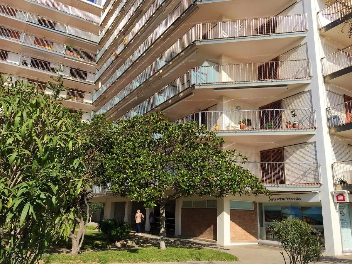 Cozy Apartment In Palamos 65M² + Sea View
