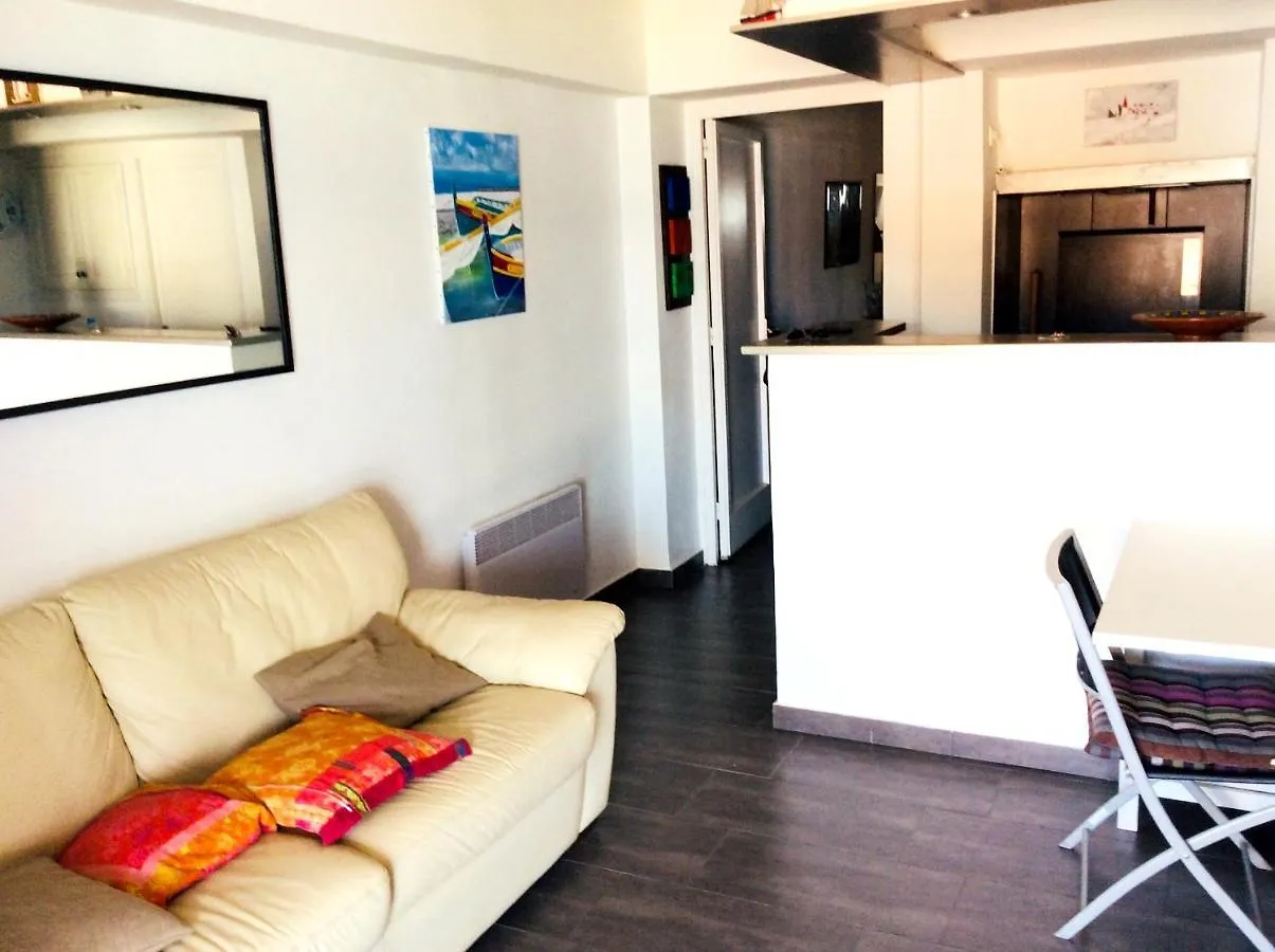 Cozy Apartment In Palamos 65M² + Sea View
